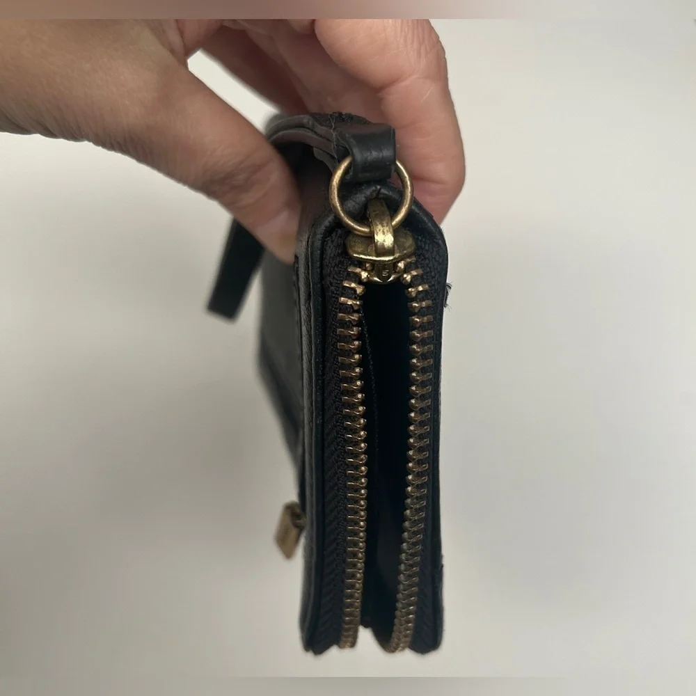 Fossil black leather